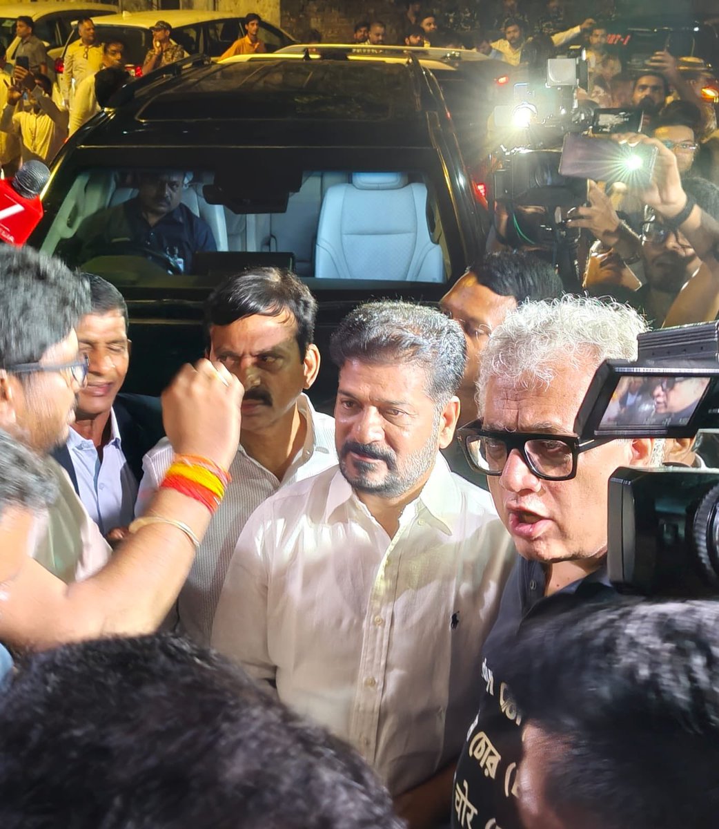 revanth_anumula's tweet photo. I strongly condemn the arrest of Leader of Opposition Shri Rahul Gandhi at the Barakhamba Police Station in Delhi.

A century ago, the call for “Simon Go Back” became a powerful expression of resistance against colonial rule. Today, “SIR Go Back” has become a call to protect our democracy and safeguard the fundamental right of every citizen to vote.

We demand the immediate resignation of CEC Gyanesh Kumar. 

Our fight, under the leadership of Shri Rahul Gandhi, will continue until the democratic rights of our people are protected. No arrest can silence our voice, and no pressure can weaken our resolve to defend democracy.