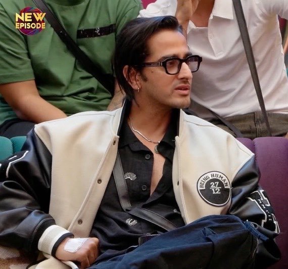 Nahyan_here's tweet photo. My all-time favourite contestant is here guysss! 😭❤️

THE GOAT — QAZI TOUQEER 🐐🔥

Just wait in the upcoming seasons, contestants will literally say, “I want to be like Qazi.” His legacy is going to be unmatched 🔥!

#QaziTouqeer #Biggboss20 https://t.co/T1T7gjFaag