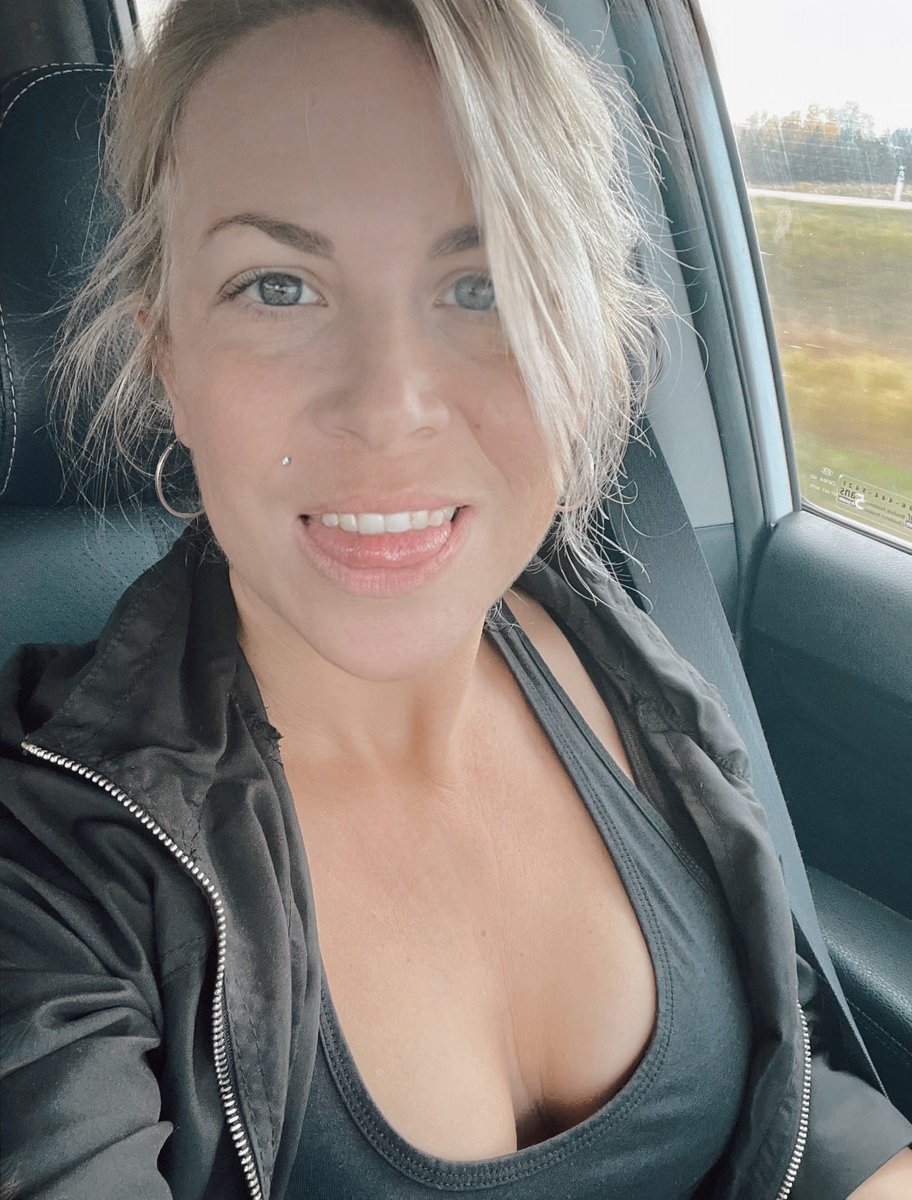 ___SPAZ___'s tweet photo. I am a 44-year-old white woman in Alberta and will be voting for Independence from Canada in 12 days!! 🤘🏼😝 https://t.co/ee7bdHRc21