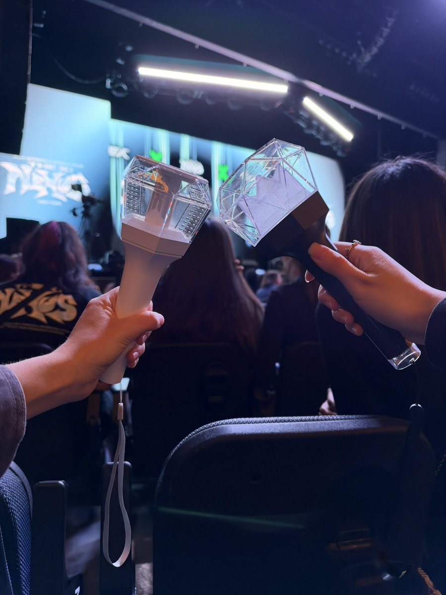 changkicafes's tweet photo. i will always be forever grateful for monsta x for bringing nia into my life 💗🫂

from meeting at the 2022 no limit tour to experiencing the 2026 nexus tour together, there's no other monbebe i would rather share all these memories with https://t.co/kWeGqO39sD