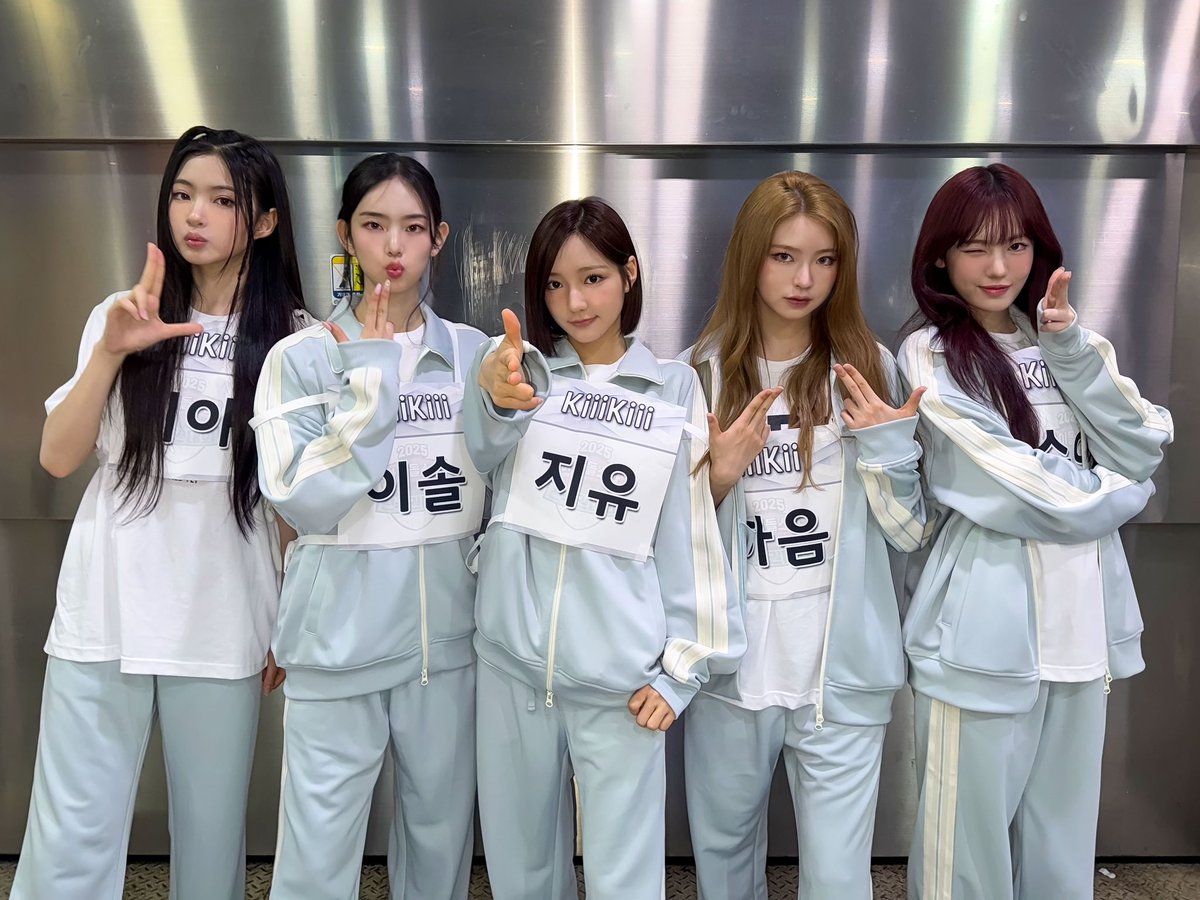 timetoleesol's tweet photo. 251008

[📸]
251008 #MBC #2025아이돌스타선수권대회

꼼짝 마! ( >⩊o)╦̵̵̿╤─💥
티키 심장을 저격하는 명사수 등장💘🔫

#KiiiKiii #키키 #LEESOL #이솔 https://t.co/84jMMCXPTt