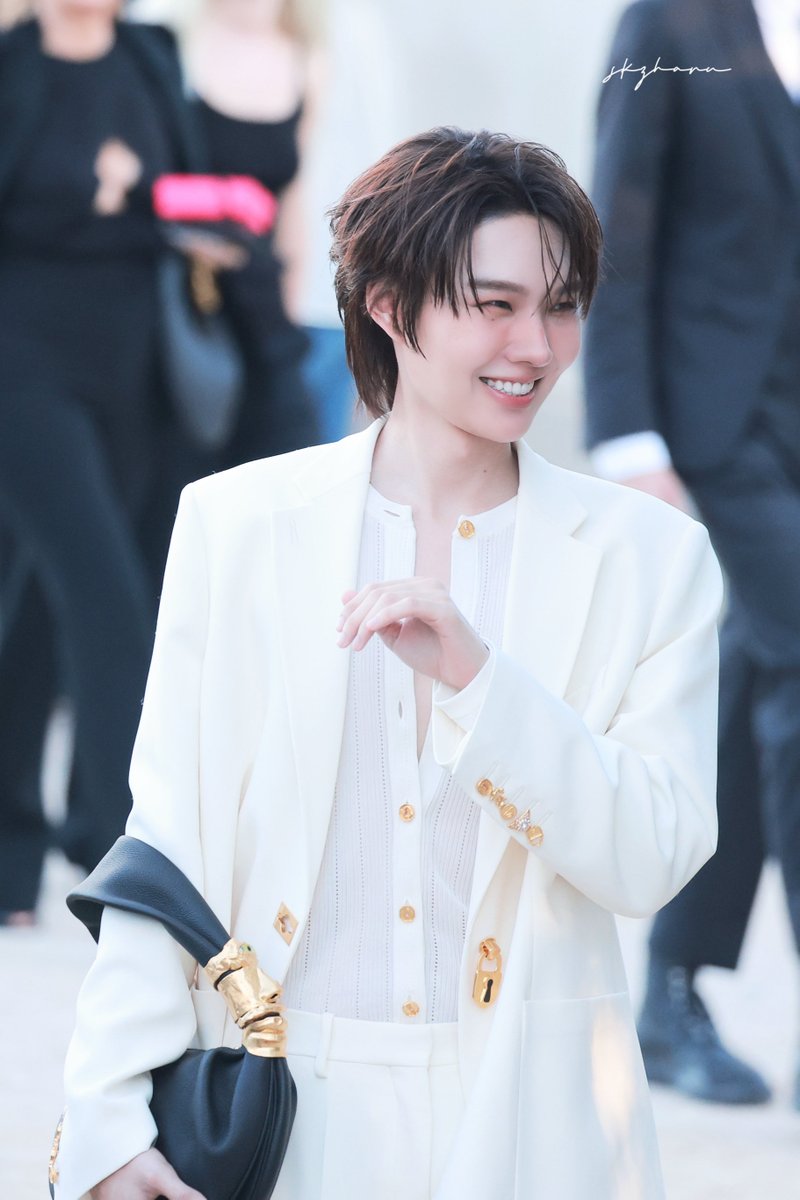 skzharu's tweet photo. 261001 HQ KENGNAMPING 

yin to my yang
10/10 perfect harmony ☯️🫢

#SchiaparellixKENGNAMPING
#Schiaparelli @Schiaparelli 
#KengHarit #nampingster
#KengNamping #เก่งน้ำปิง https://t.co/w1V69cUYqV