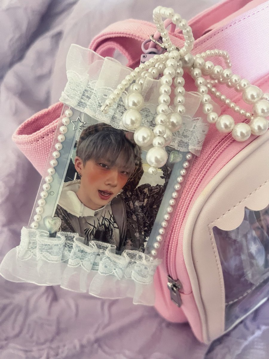 digitalyaya's tweet photo. taking jiung out with me today ⊹♡ https://t.co/kMFPABNLGd