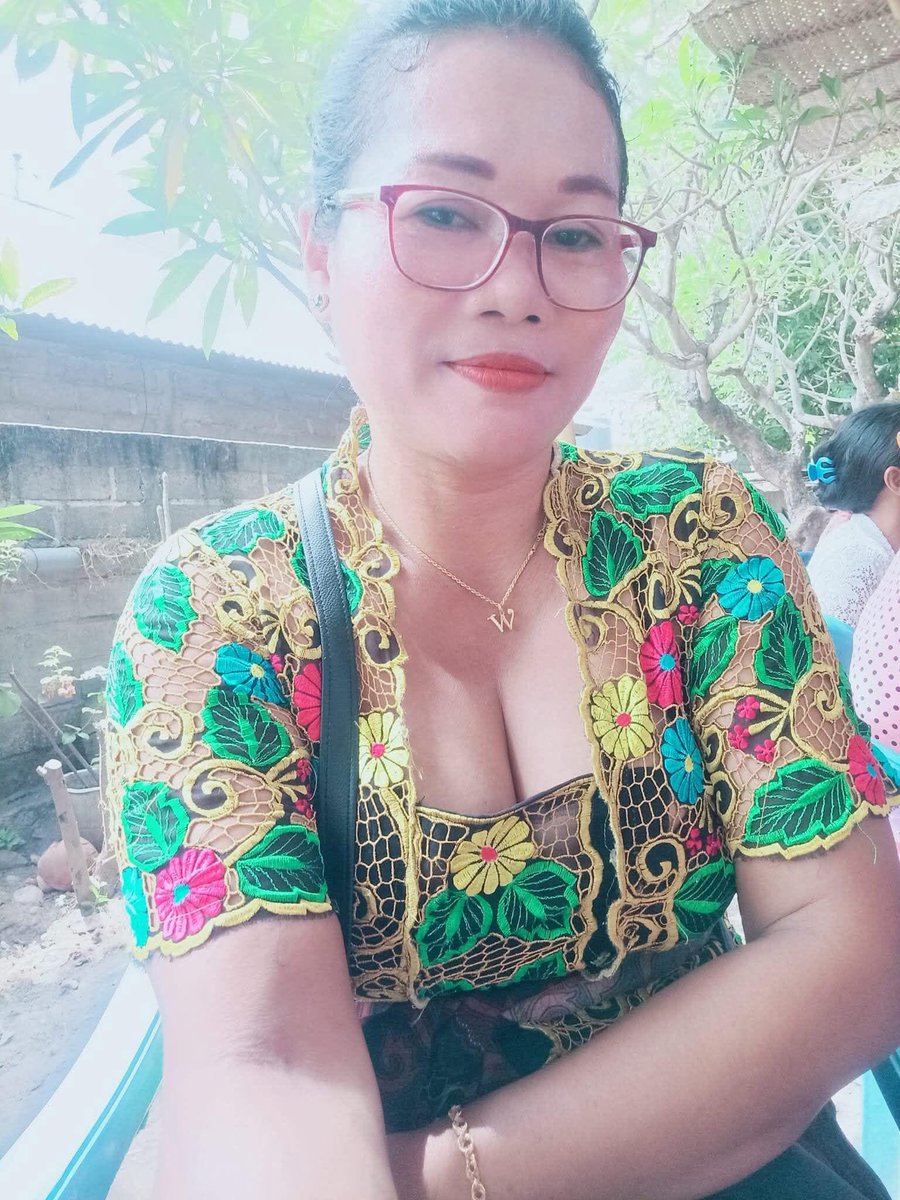 Bagusbalinew's tweet photo. Be tue tapi nu demen mekatuk https://t.co/82NfI8g0cn