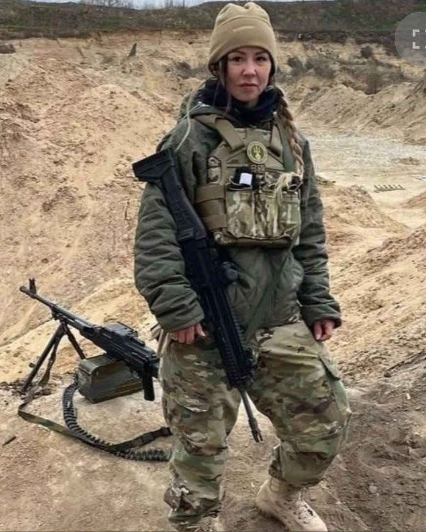 DakdaR22's tweet photo. 🇳🇴🇺🇦 Sandra Andersen Eira left Norway and came to Ukraine just days after Russia launched its full-scale invasion.

A former Sámi Parliament politician and professional fisherman, she became a combat medic with Ukraine’s International Legion. She served near Bucha and Irpin.

Sandra later continued her service in Ukraine’s Marine Corps, serving alongside Ukrainian soldiers under Russian fire.

She saw their courage up close. She was wounded by Russian shelling and survived.

From the far north of Norway to the front lines of Ukraine, 
She came as a foreign volunteer. She stood with Ukraine and stands with it even today

Awesome woman,  respect 🫡❤️