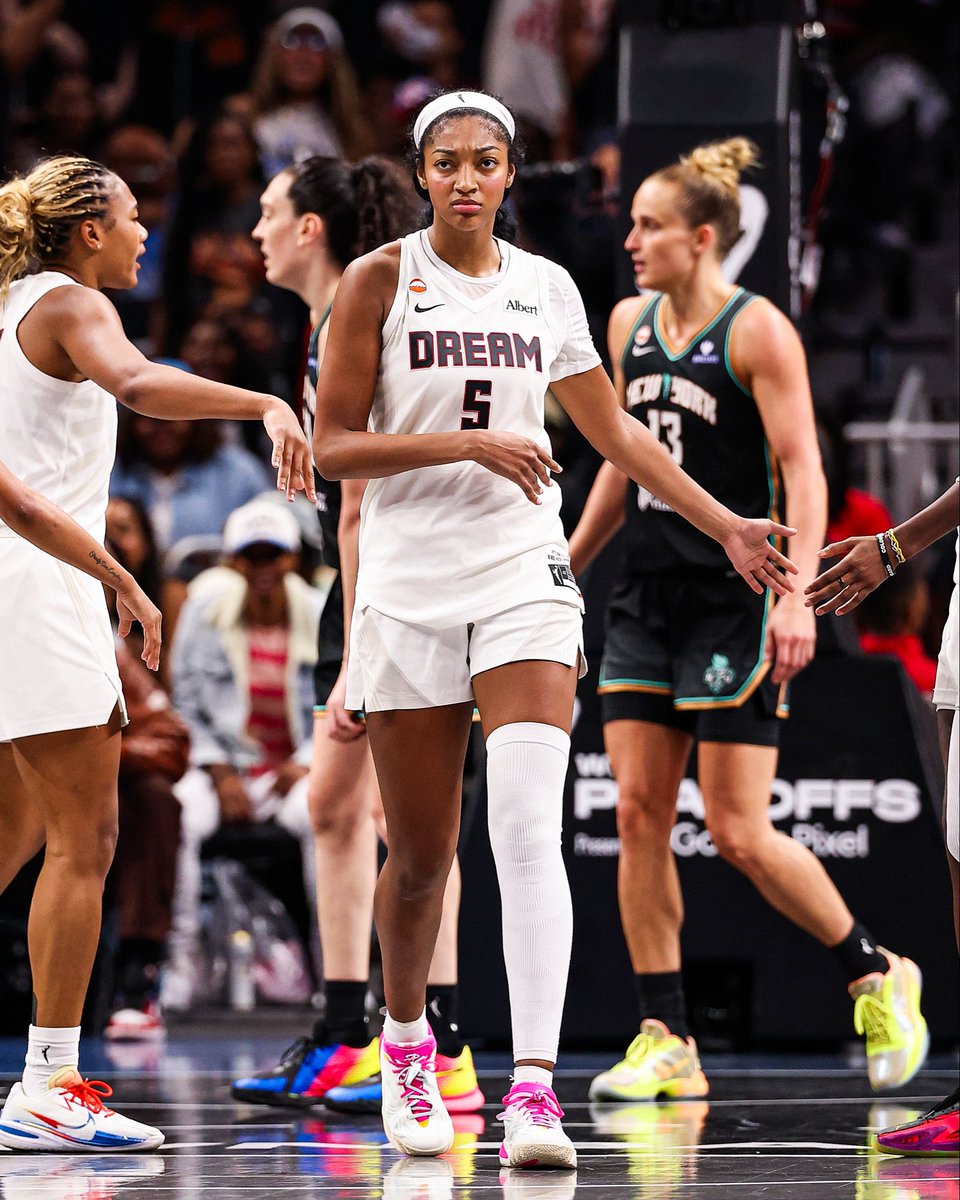 LSUwbkb's tweet photo. Game 2 Mood. 🔒

Catch Angel and The Dream tonight at 6:30 p.m. CT on ESPN! https://t.co/XHZ26mncby