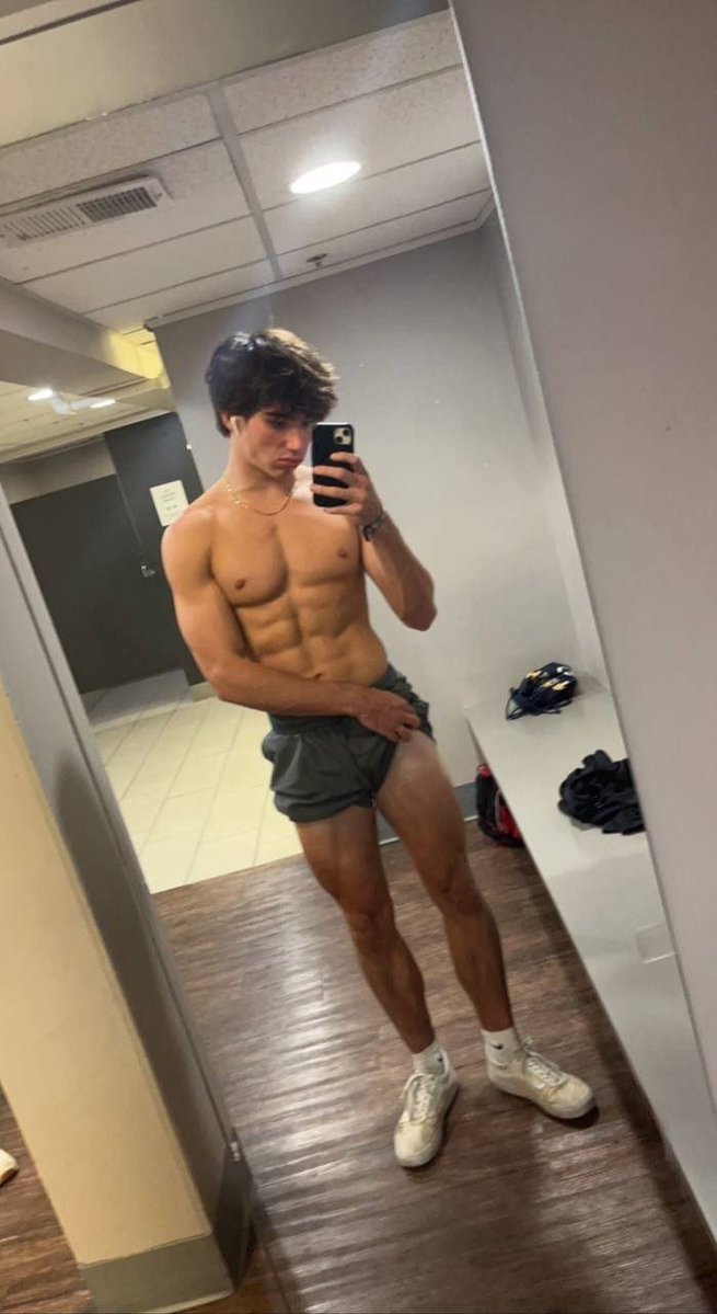JohnSmithxeefc's tweet photo. UMiami Jock🟠🟢: Aiden Anderson😍🤤🔥
Link in bio🖇 https://t.co/r4jD42QtWL