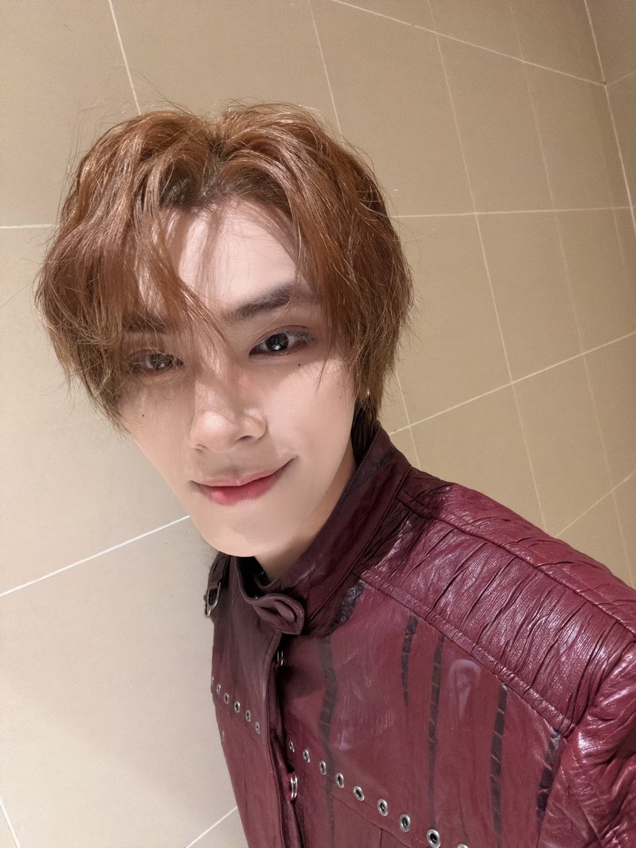 smoldejuns's tweet photo. xiaojun 🫧

'goodnight~'

SOOO PRETTY 🥹 rest well junjun 💗 https://t.co/1AQXT93EPf