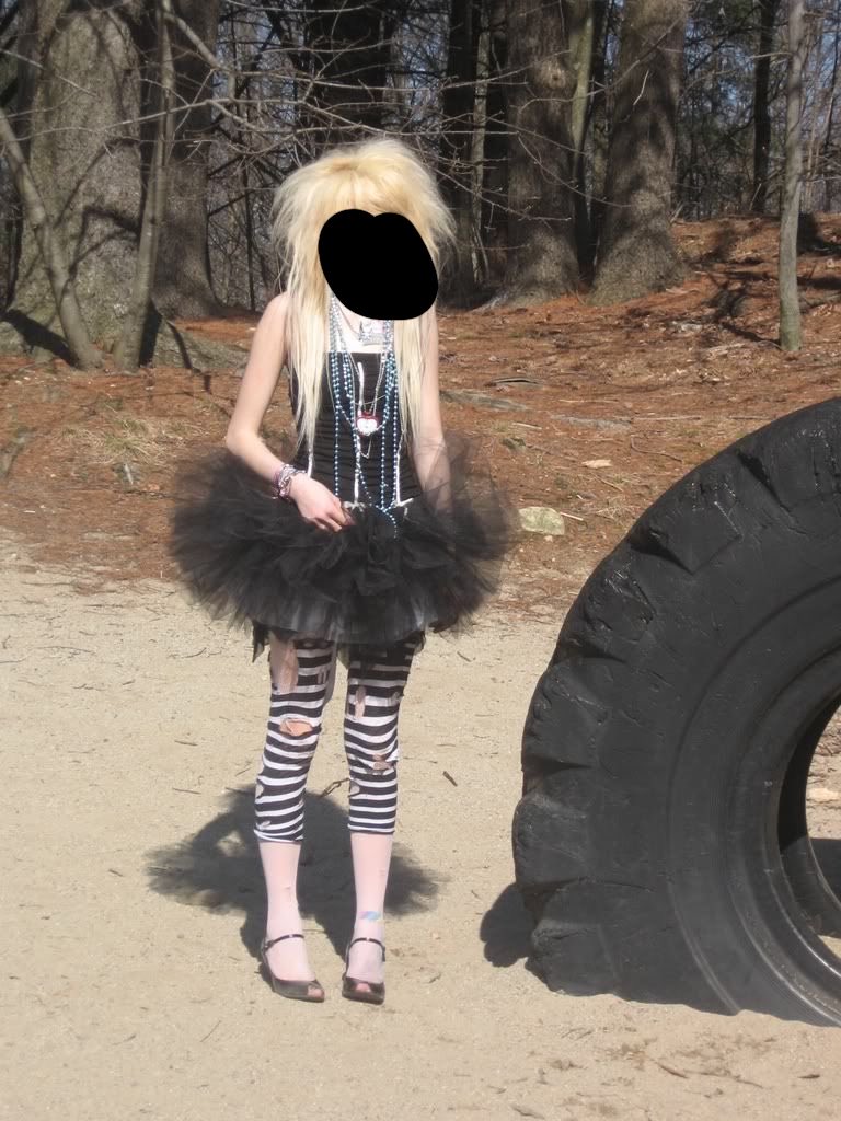 secrtlifeofbugz's tweet photo. wearing tutus!
i feel like tutus look better on smaller frames anyway. https://t.co/bcThxcOlqy
