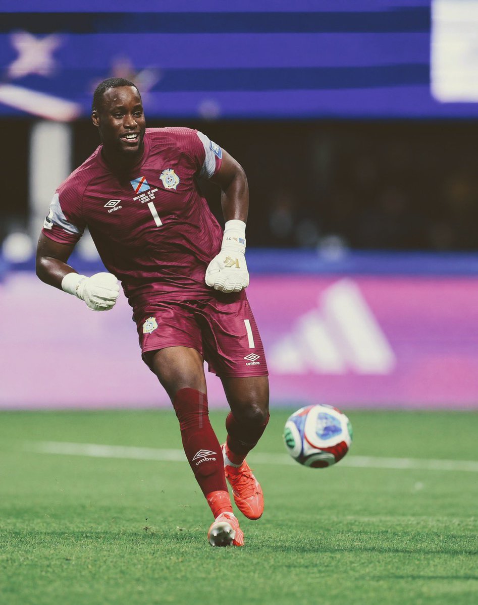 _Zfootball's tweet photo. 🔜 La FIFA dément toute inéligibilité de Lionel Mpasi. L’instance mondiale affirme avoir examiné la plainte du Nigeria concernant la situation administrative du gardien Congolais 🇨🇩avant de la classer sans suite, confirmant ainsi sa participation aux barrages et au Mondial 2026.

🗞️ @FIFAcom