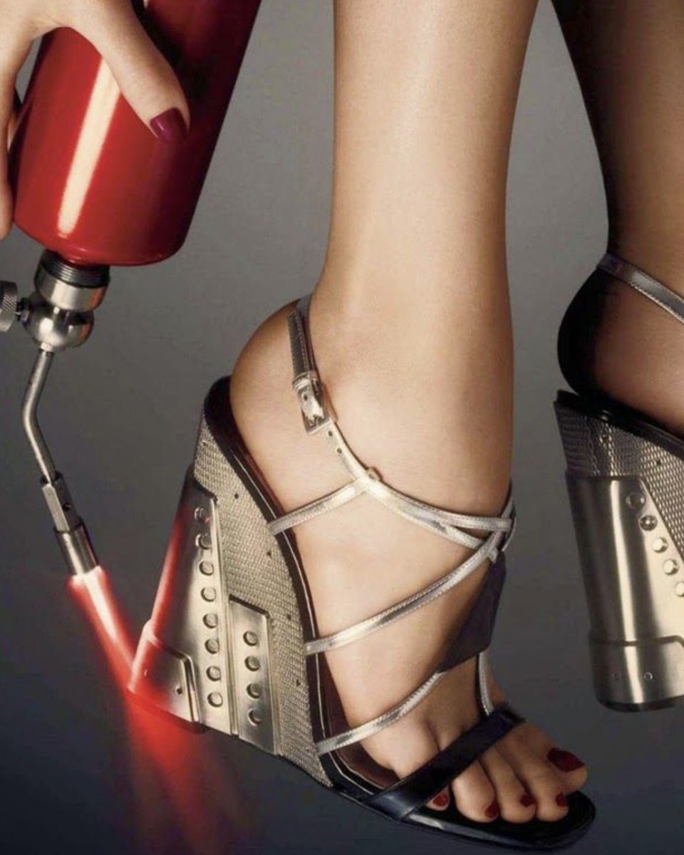 sororitevintage's tweet photo. Prada F/W 2014 robot heels 🤖 https://t.co/1wLXZx5qum