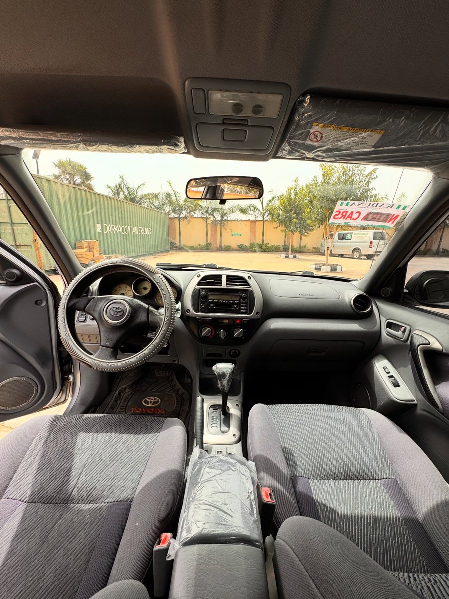 AutosRicha11165's tweet photo. Urgent sales Toyota Rav4 2004 model
Price #2,500,000
Delivery Nationwide 🚚
Call or WhatsApp on 07040433342
#buynow #buycar #carforsale #nigeriantiktok #nigeria #cleancars #payondelivery #delivernationwide #inpection #lagos #oyo #abuja #delta #trend https://t.co/6NhQwjSp33