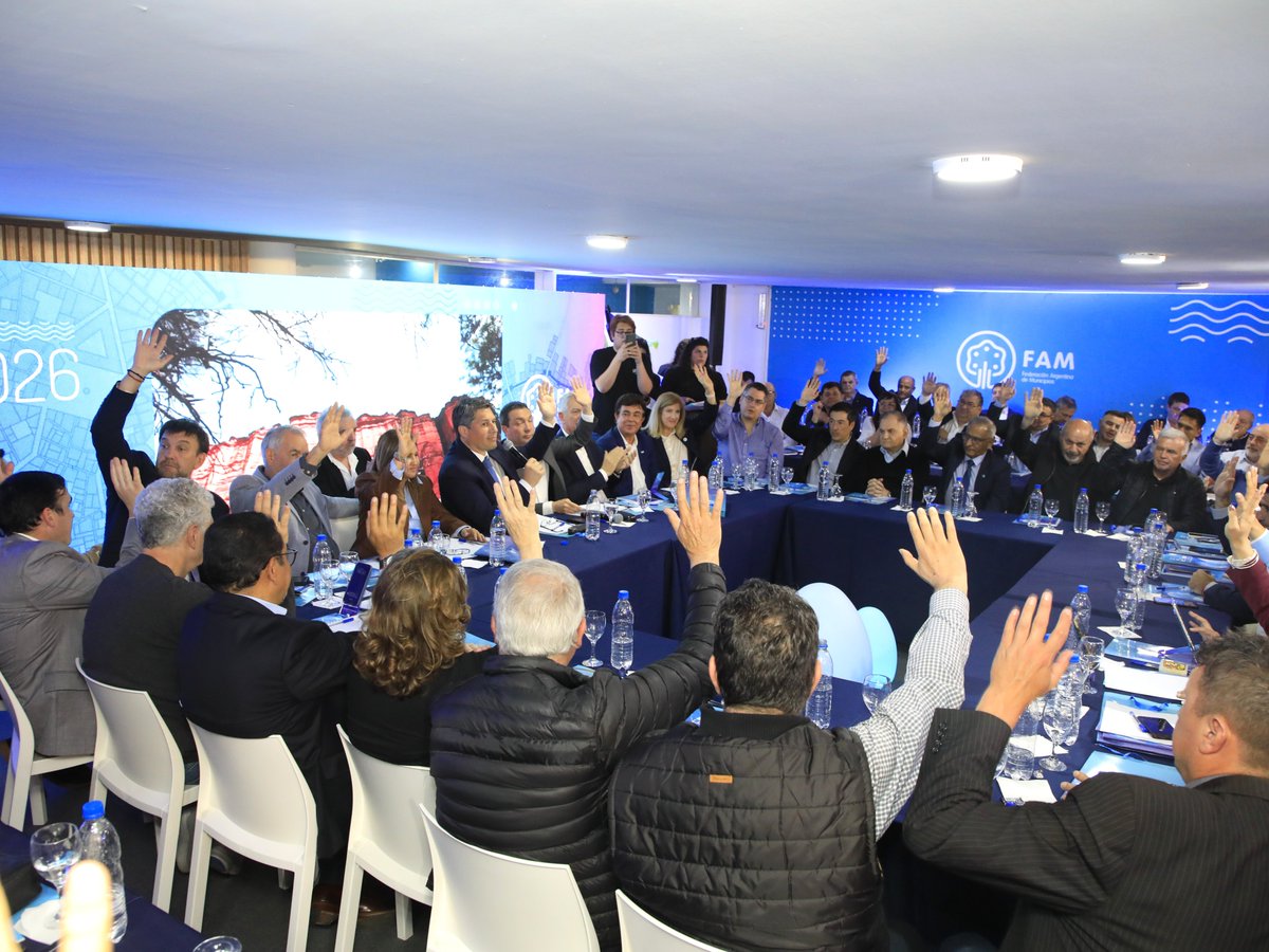 FerEspinozaOK's tweet photo. Intendentas e intendentes de todo el país nos reunimos en la Asamblea de la @FAMdeArgentina  para compartir la realidad de nuestras comunidades, debatir los principales desafíos y construir una agenda federal desde el territorio. https://t.co/wEwOwuj6R8