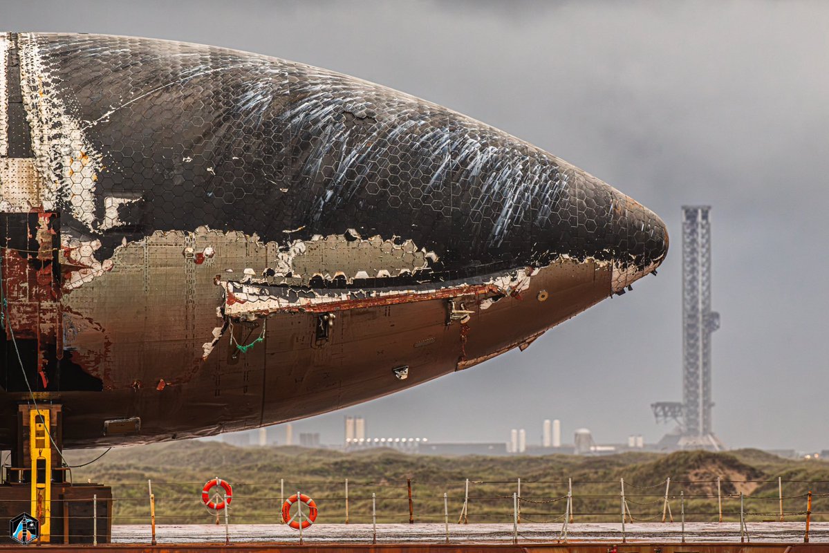 JorgeMolin55787's tweet photo. Que locura que starship sufra más por tocar el agua salada que por el plasma de la reentrada 🙏🙏. Felicidades al equipo de SpaceX y gracias por traer de vuelta a la única starship superviviente, ojalá sea la primera de muchas✨ https://t.co/PRIUsmNQpl