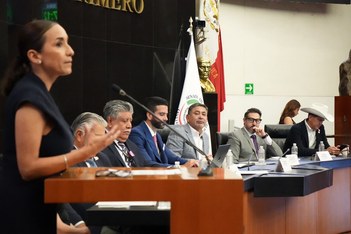homerodav's tweet photo. Hoy, en el Conversatorio para el Fortalecimiento del Acceso a Medicamentos Oncológicos Esenciales, sumamos esfuerzos para garantizar tratamientos oportunos y sin interrupciones. La salud exige soluciones. 

#VamosAdelante https://t.co/5FwWbOo12M