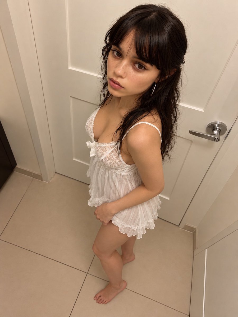 JennasWorship's tweet photo. #JennaOrtega #Worship 🥵🤤 https://t.co/yWGw61eELI