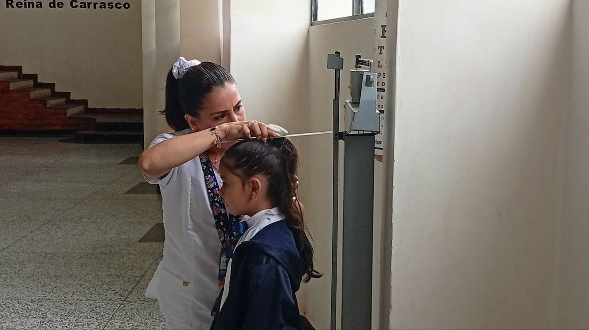 IpasmeOficial's tweet photo. Atención médica integral en Mérida.

La Unidad Médica Mérida llevó la jornada #VidaSaludableconIPASME al C. E. Rafael Antonio Godoy para atender a estudiantes de 3.° y 4.° grado con Medicina General y Familiar, Nutrición, Fonoaudiología, Odontología y control de peso/talla. https://t.co/5Mr557gsKF