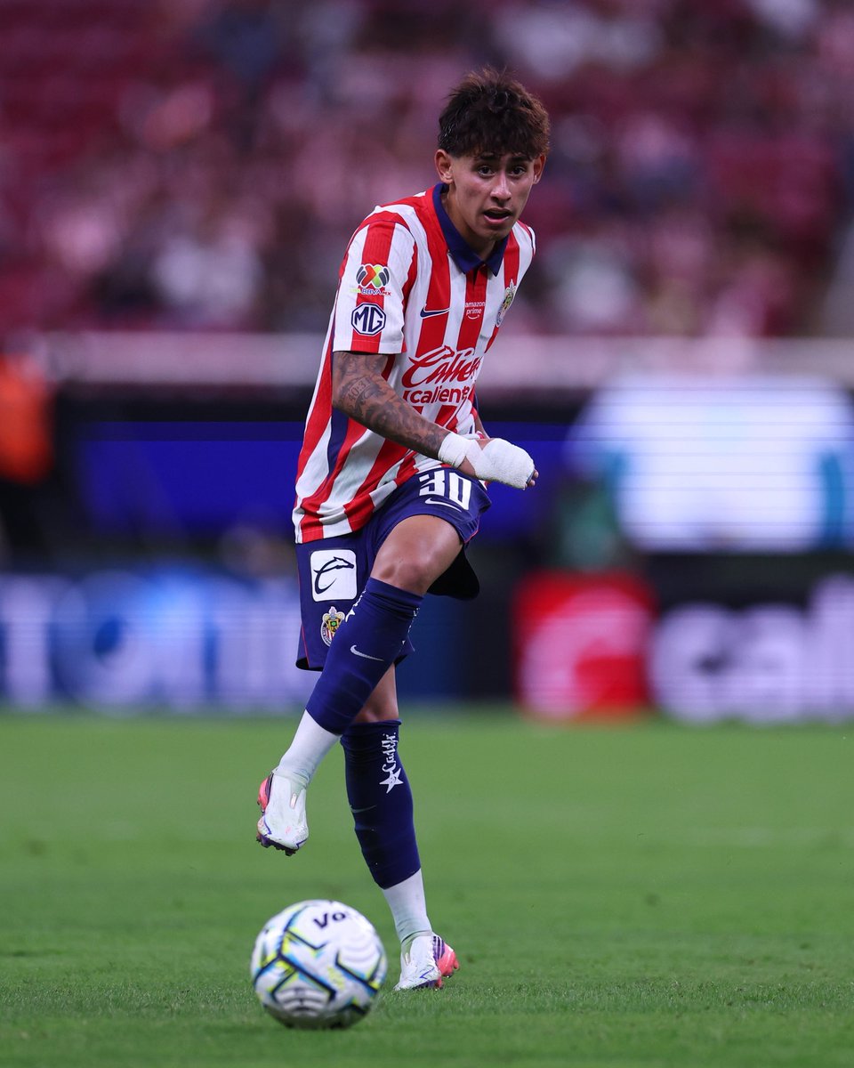 Chivas's tweet photo. 🇦🇹 ¡‘Santi’ Sandoval fue elegido como el jugador del mes de septiembre en la Liga MX! 🐐

¡Buena, ‘Sando’! 🔥 https://t.co/ut0qiC87rR