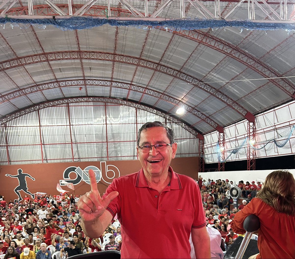anisiomaiapb's tweet photo. Auditório lotado no sindicato dos bancários com a militância de Lula para organizar a virada rumo a vitória . https://t.co/Vi0DJnRvJn