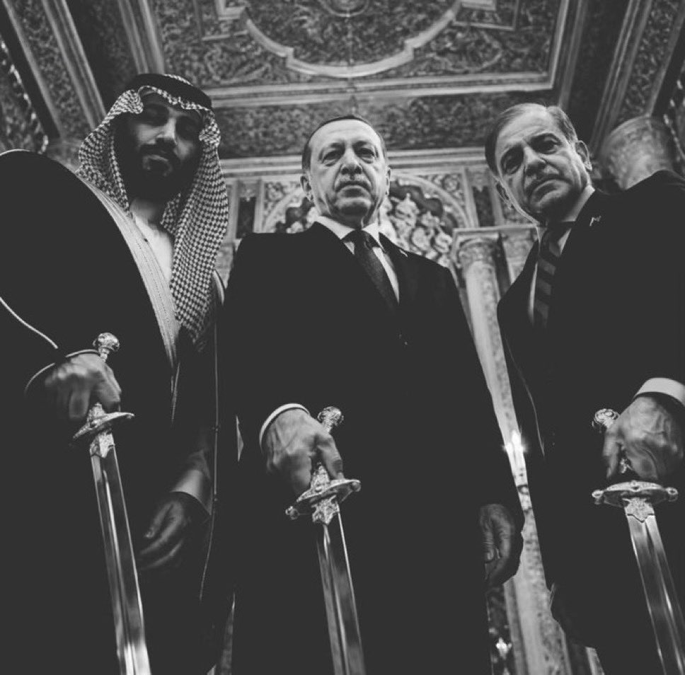 RedoxBa's tweet photo. @aluc002 قواد ابن قواد ،، اتباعه ما يسوون عنده ريال يمني واحد. يخاف ع الاطقم و العتاد اكثر من خوفه على اتباعه ،، اخزاهم الله يوم ناصروه ،، وجيه ودرة تستاهل الي جاهم 🔪🔥 https://t.co/qBmTj91ifQ