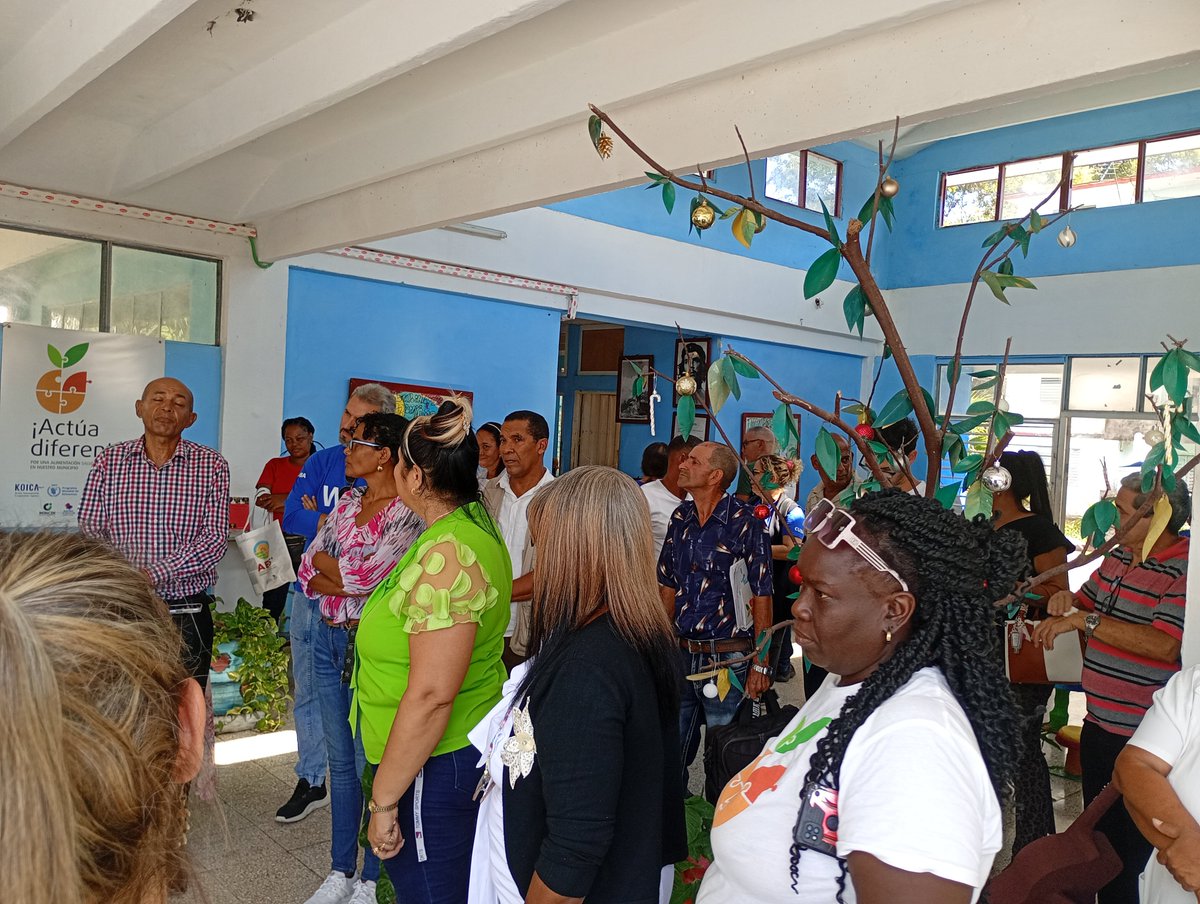 Educa_Gtmo's tweet photo. 📍 #EducaciónGuantánamo recibe visita de evaluación del PAE

Zulima Lobaina Alazabal, Directora Nacional del MINED, evaluó la implementación del proyecto de Transferencia Monetaria en apoyo al Programa de Alimentación Escolar (PAE). https://t.co/qYRe0PwAT0