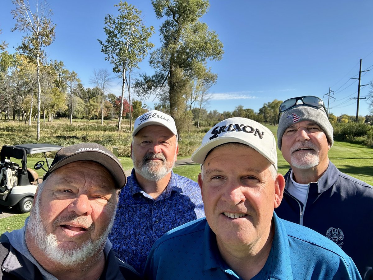 eccschrades's tweet photo. Great day of fall golf in #daYoop at Riverside today with da boys from #TheGrass. https://t.co/RZtdbeCGg5