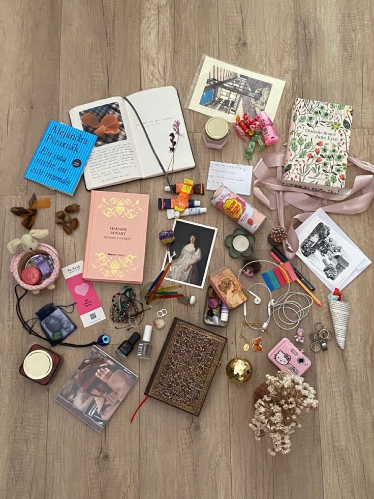 Aurielle007s's tweet photo. Essentials ✨ https://t.co/YcZLftjYfS