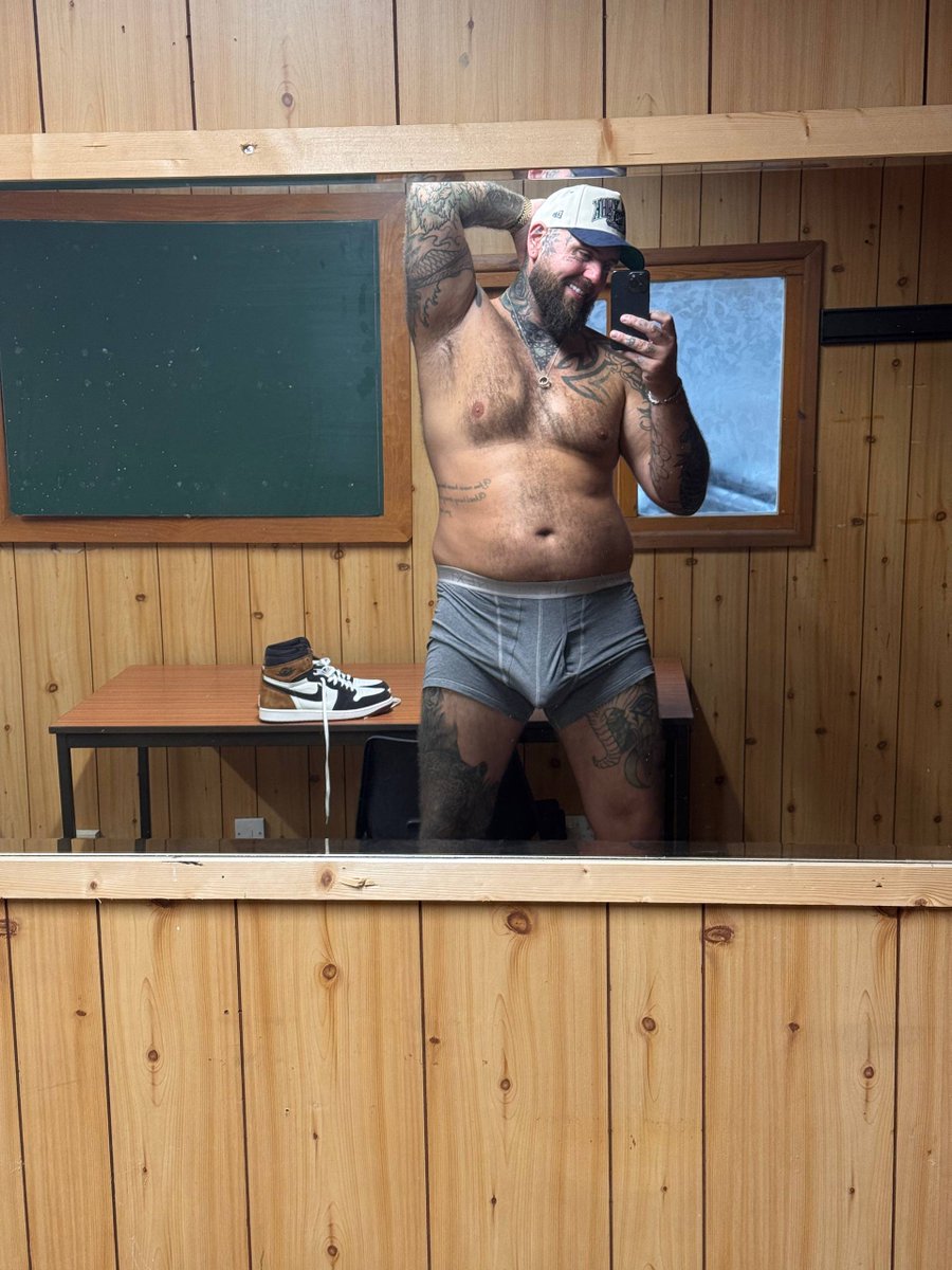 Alam87Nurul's tweet photo. Locker room fun?
https://t.co/KZZwHFxMvk https://t.co/xpV6GNN3uA