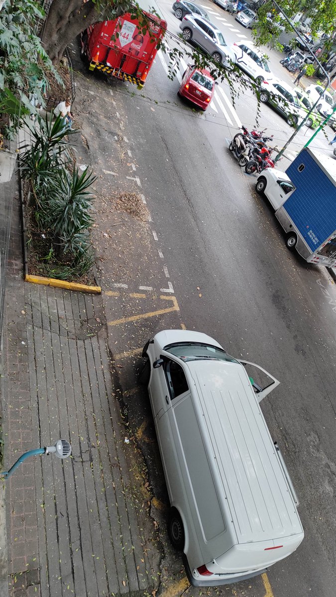 gar08221515's tweet photo. @UCS_GCDMX @laJuareznuestra Se volvio a poner urge envien agentes #TransitoGCDMX callr Marsella 7 entre Versallea y Berlin Colonia Juarez Alcaldia Cuauhtemoc https://t.co/TZAYNB8L0G