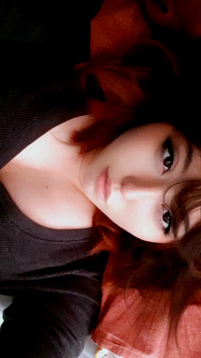 cuhwaii's tweet photo. Type of gaze to ruin a mans life https://t.co/OyHqg1UwB5