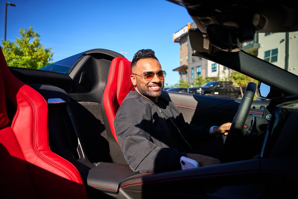 SonnyIsMoney24's tweet photo. Retired from 2K to go chase that HOF tag IRL… just know can’t none of y’all ever fw me 🫡

Was good Feach @StatenIsland2K — we Vette fam now too 🏎️🤝 https://t.co/H8fTtjYX66