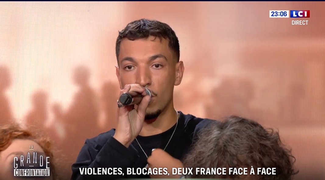 FredGaulois's tweet photo. C'est curieux @24hPujadas d'inviter cet homme qui s'appelle Youssef Swatt’s, un rappeur belgo algérien pro palestinien.
Quel rapport y-a-t-il avec les revendications des lycéens français? https://t.co/4Ym69b7k4W