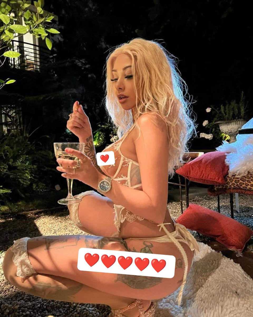 Hoe_Bangz's tweet photo. Night out with my girls😚🍒🍑

I have a surprise here👇👇

https://t.co/NTUCWvQhXC https://t.co/wPz0vMdlwQ