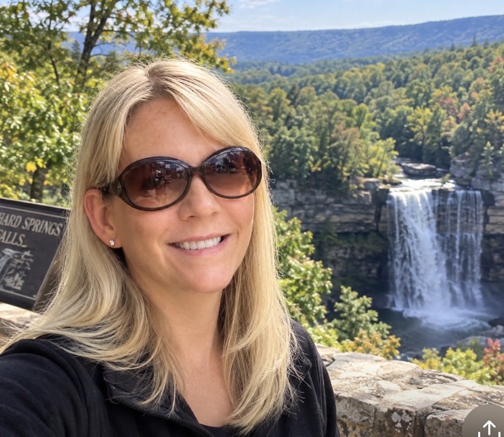 MAGAMAHACindy's tweet photo. I am a 62 year old white female with a Master of Science Degree in Nursing who will be voting Republican up and down the ballot https://t.co/KETtcN69DC