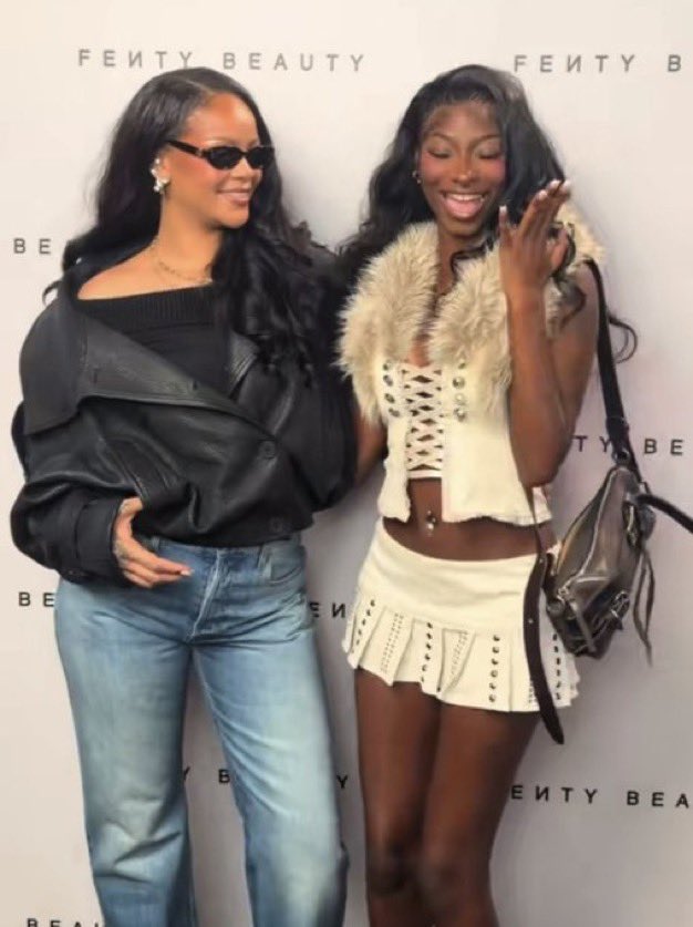 BLKPopCore's tweet photo. Rihanna &amp; Love Island USA’s Trinity Tatum gag over meeting each other in a new interaction posted to social media. https://t.co/rwtBqWax1J