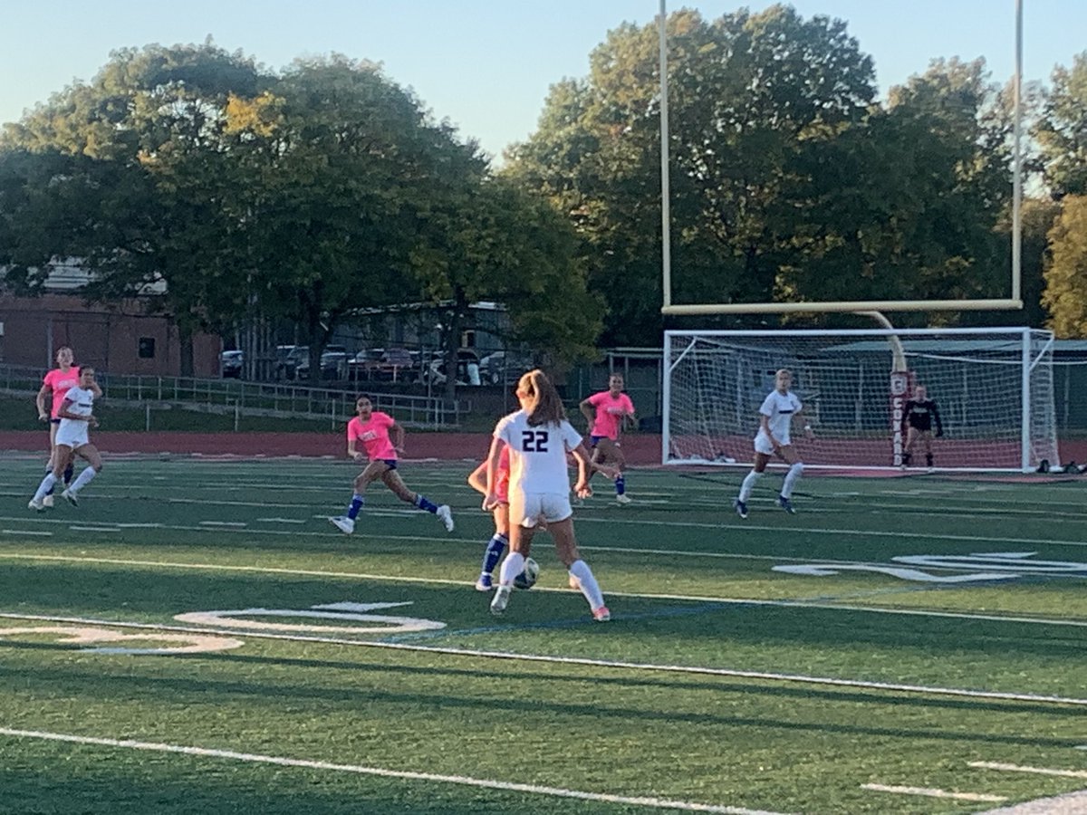 WeHartford's tweet photo. Kyra Baun penalty kick with :27 to go in first gives Hall the 1-0 halftime lead over Farmington.@WeHartford @HallWHAthletics https://t.co/ap8J8TqmD9