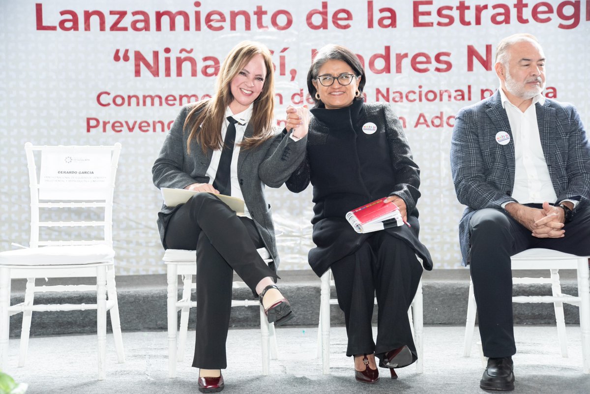 SIPINNA_MX's tweet photo. 👧🏽 Niñas sí, madres no.

Desde Iztapalapa, la secretaria ejecutiva del SIPINNA, Lorena Villavicencio, y la alcaldesa Aleida Alavez suman esfuerzos para impulsar esta estrategia que busca prevenir la violencia sexual infantil, fortalecer la protección y prevenir el embarazo infantil y adolescente.

🤝Una acción coordinada para que niñas y adolescentes crezcan seguras, ejerzan sus derechos y construyan libremente su proyecto de vida.

Protegerlas es responsabilidad de las personas adultas. Nunca de las niñas.

#NiñasSíMadresNo #SomosSIPINNA #SIPINNA @SLVillavicencio  @ALEIDAALAVEZ  @Alc_Iztapalapa