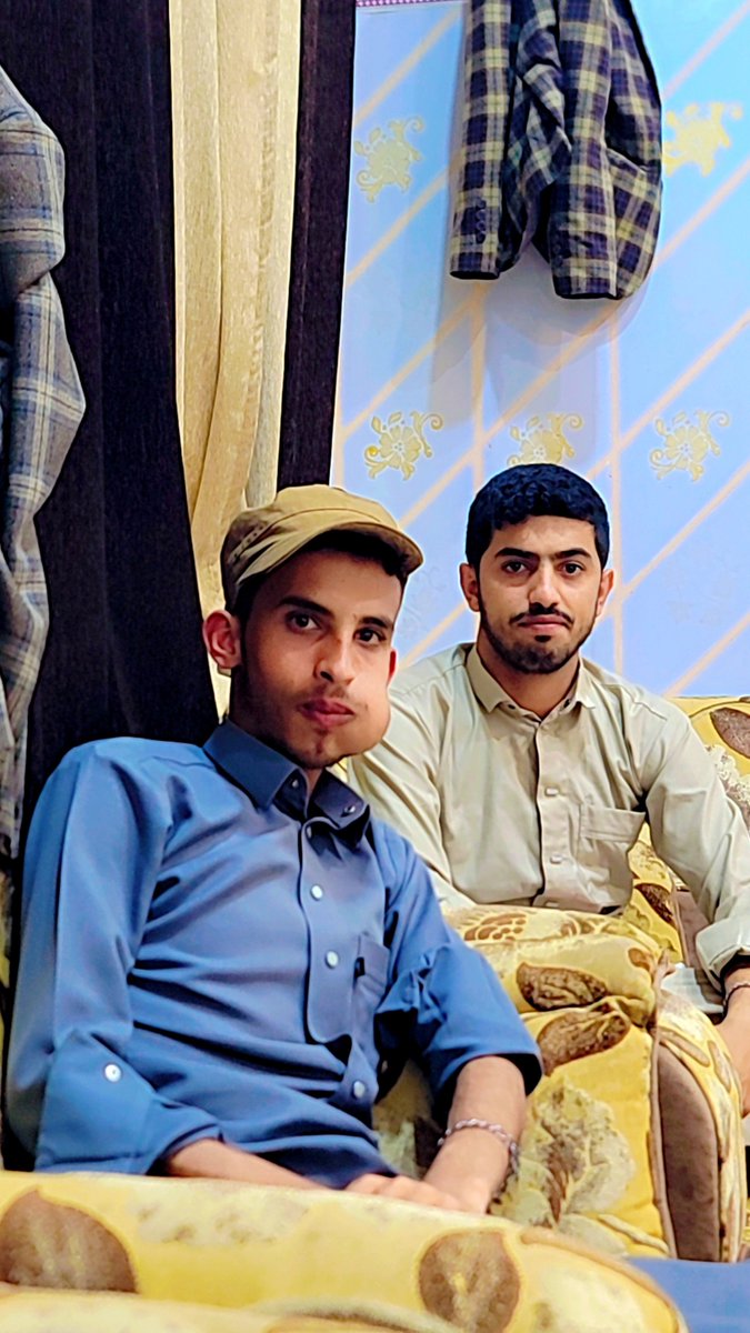 3tjrq8's tweet photo. ياذي بد اسأل عن الاخبار والأحـوال
اخبارنا ياخبير قـــــوة على قـــــــوة

عاد المسيرة عد اُظهر شدة الاهوال
وتقفل الـبـاب مـــاتــبــقـــى ولا زوة

صـــوت المُسير ولحنه حقنا الموال
تاريخنا قد عُرف مــــن اول الغزوة

لـو السعودي يطنش حقنا الاقوال
بانشعل النار فــي بحره وفي جوة

وتعلن المملكة عـن حظر للتجوال
وتعلن العجز بــالأمـــوال والثروة

#الكرار_السواري 
#اليمن_الآن
