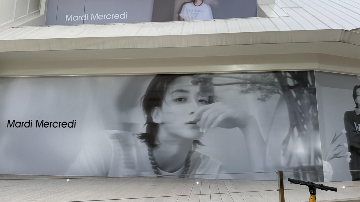 haniwadda's tweet photo. JEONGHAN literally covering MARDI MERCREDI Dosan store from the outside all the way to the inside 🥹😭🤍 every single photo is soooo beautiful!!

— 261008 #정한 #JEONGHAN https://t.co/VWqSKdaa7V