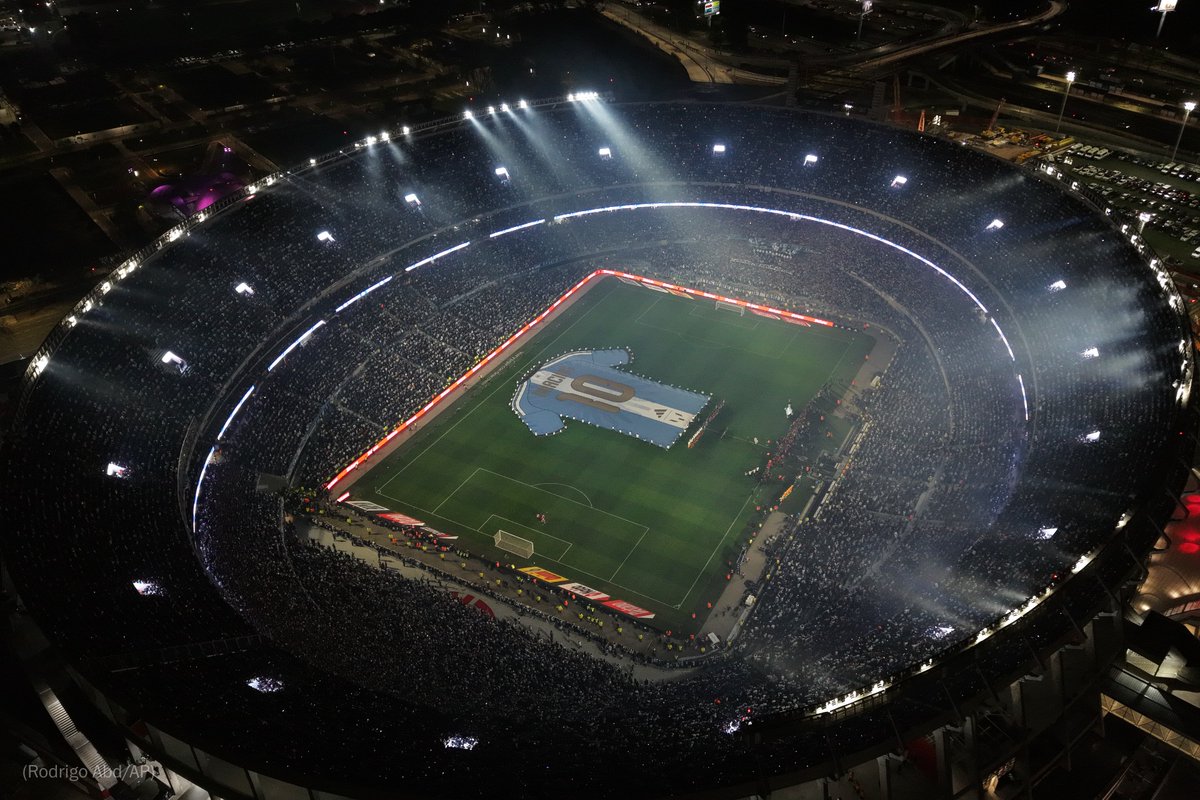 washingtonpost's tweet photo. Lionel Messi played one final game alongside Argentina on Tuesday night, leading the team as captain to a friendly 3-0 win over Benin.

“I am proud to be Argentinian and to have fulfilled this dream with all of you,” said Messi. “Thank you.” https://t.co/GvXuU7ijYC https://t.co/k25zVgDGLi