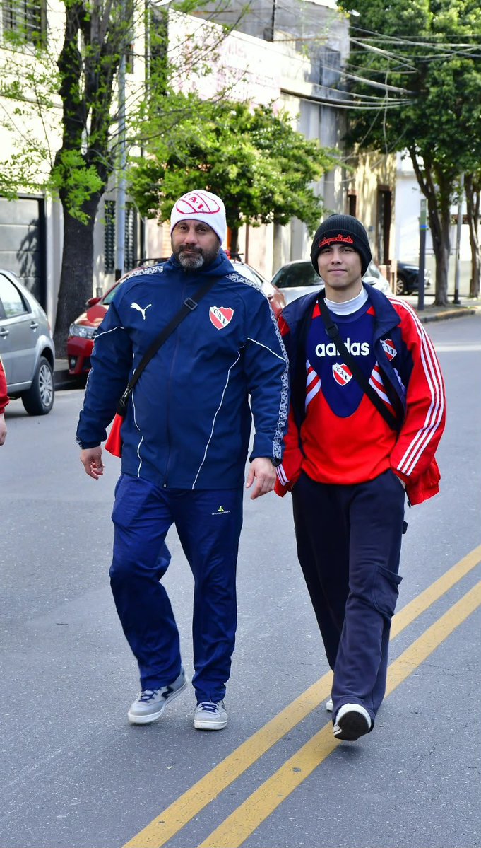 ElSuperCheto's tweet photo. @espaci0rojo @TNTSportsAR Padre boludo hijo boludo https://t.co/jYAEYPGJDl