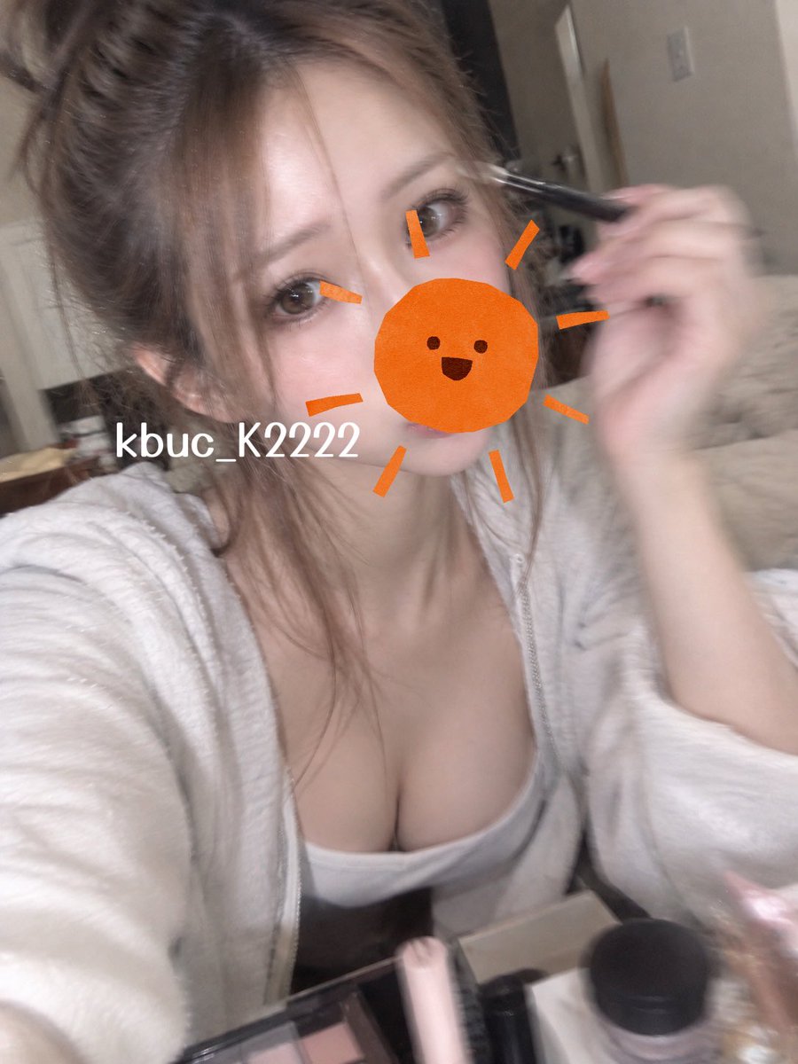 kbuc_K2222's tweet photo. めいくおわたけど
さむすぎて着替えたくない
てんしょん上がれーー https://t.co/e5fC9QsR4m