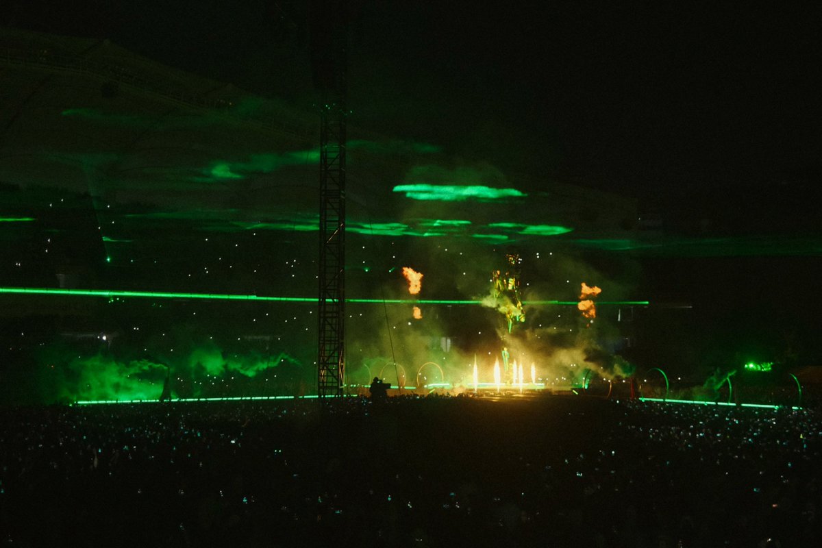 Chanyoung_IDN's tweet photo. 261007 #ANTON Weverse post update

after hours... till dawn !

genuinely unreal and so inspiring to watch😦🕶 he's like a superhero

xo

#ahtd

#앤톤 #찬영 #アントン #RIIZE #라이즈 https://t.co/mljh5Q7JvR