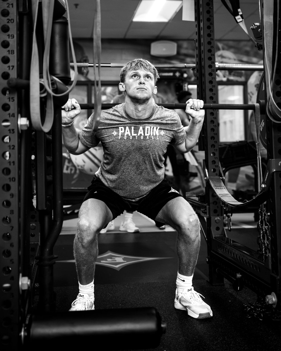 PaladinFootball's tweet photo. Todayโs frames: B&W(ednesday) ๐๏ธโโ๏ธ
#EliteIsTheStandard | #FUAllTheTime https://t.co/bVfRBO4fUE