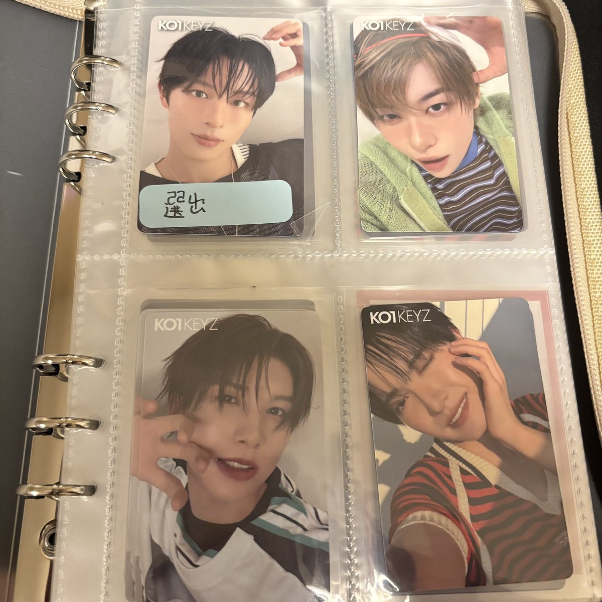 ken_ko1keyz_15's tweet photo. KO1KEYZ交換
選出店舗

【譲】
飯塚、後藤、シヨン、濱田

【求】
選出店舗 照井

飯塚、後藤、シヨンはHMVオンラインも含む2（当方）:1も可能

郵送交換 or 名古屋手渡し相談

#KO1KEYZ交換 https://t.co/jYd3sPdOk3