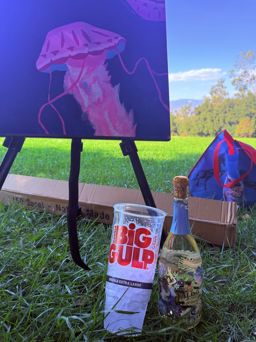 sergiodgaf_'s tweet photo. champagne in the big gulp on my day off ๐พ๐ฅค#thelittlethings https://t.co/Ed4g9v8b7g
