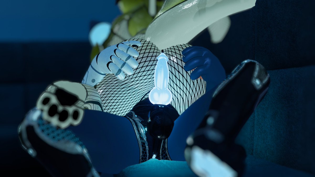 Zestbites223's tweet photo. @umBREEDon Found me! :3 
Some older pics.. 
#Sabrean #VRChat #NSFW #FurryVR https://t.co/JDNV4Djvgx