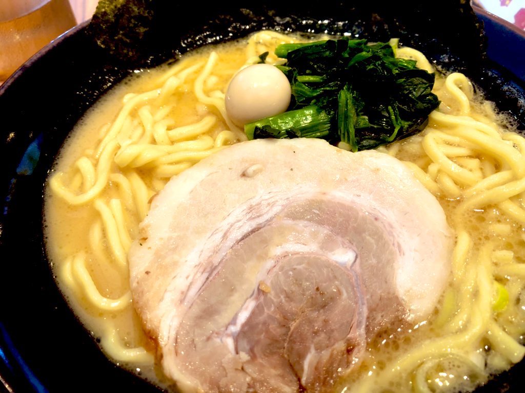 yg_nitijo's tweet photo. ロシアの皆さん、これが私が大好きな日本のラーメンの一つ「家系ラーメン」です🍜
とても身体に悪いですが、破茶滅茶に美味しいです。 https://t.co/YipVHMqXDF