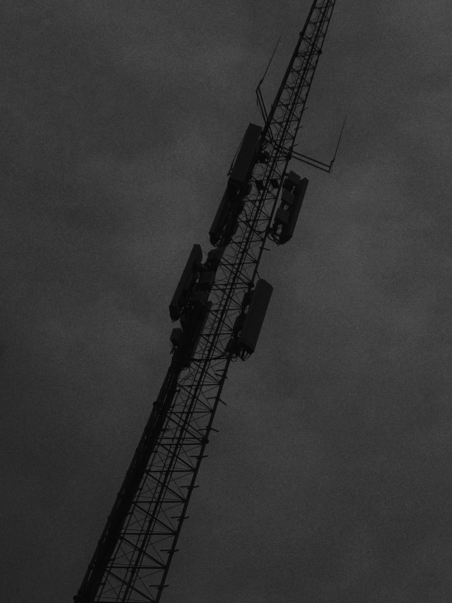 fIuttercain's tweet photo. do you think radio towers
make deals with the wind
to blow over
and spare them? https://t.co/HoJM5cbc6I