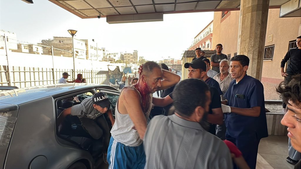 AbujomaaGaza's tweet photo. An elderly man has been killed and three others displaced persons wounded by Israeli airstrike in Khan Younis https://t.co/Lohf60vb29